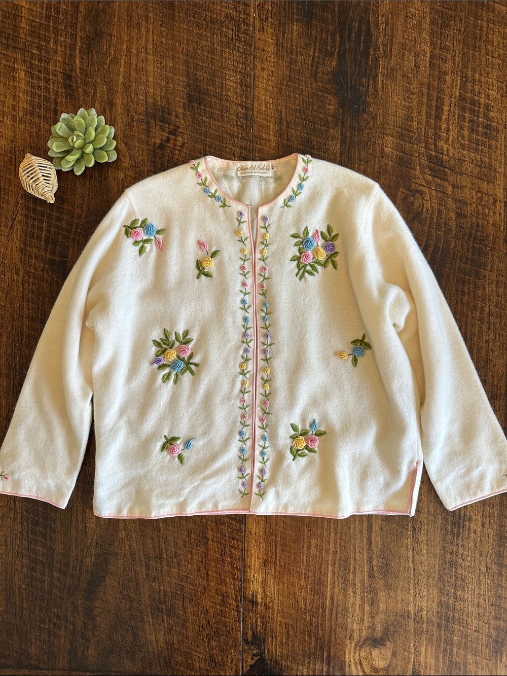 China Art Emb. Co. | VTG 1950s Embroidered Cardigan Sweater Cream Wool, Size XL